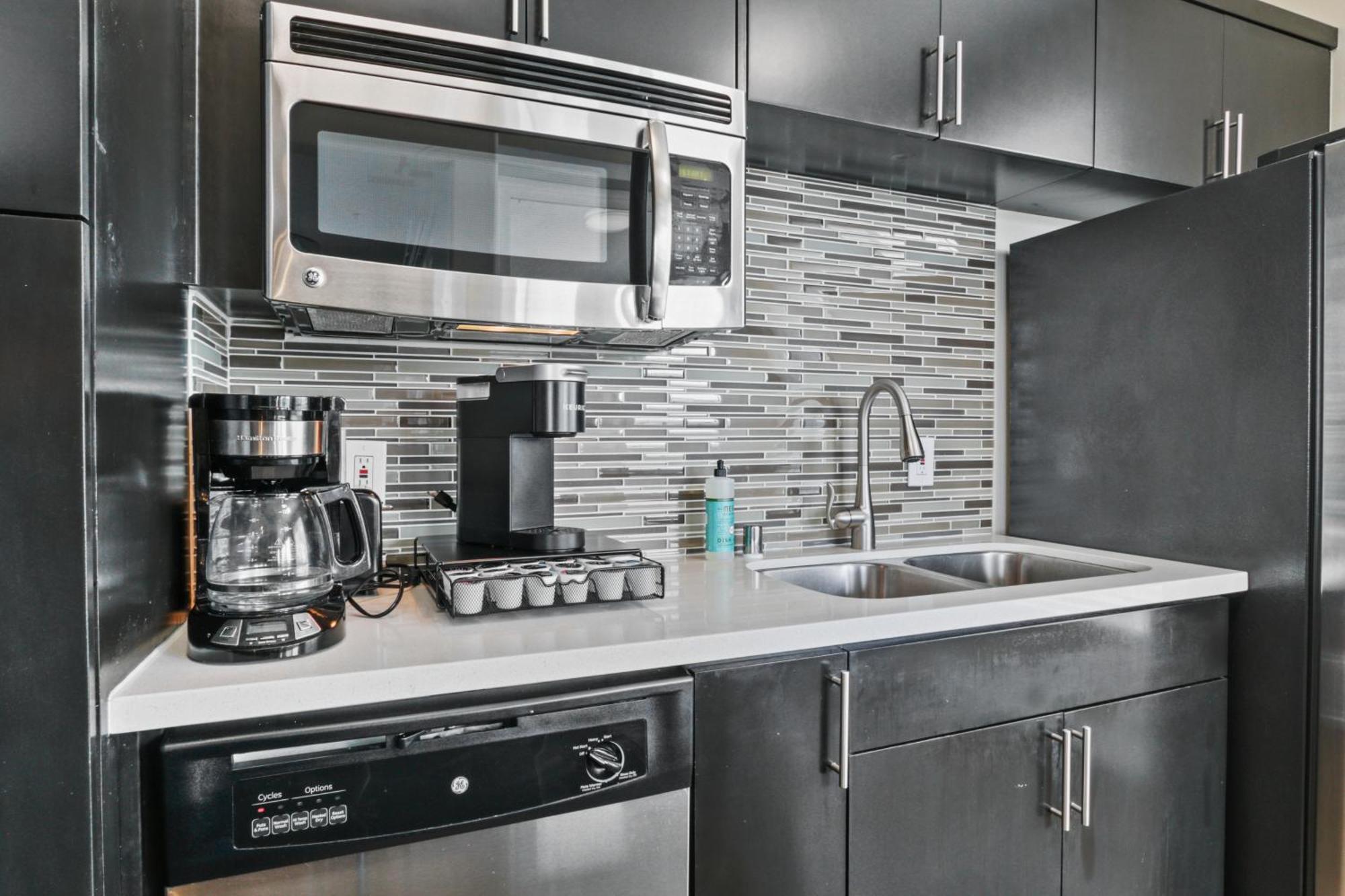 Charming 3-bedroom 3 Bth Near Venice Beach! Appartement *