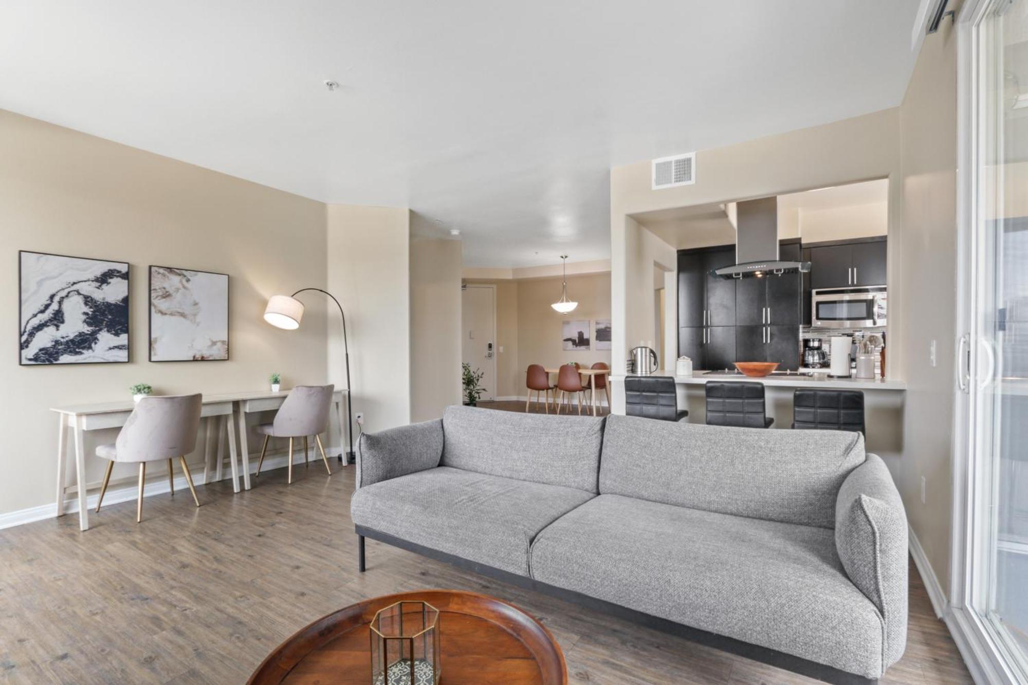 Spacious 3-bedroom 3bth In Marina Del Rey! Pool, Hot Tub, Free Parking *