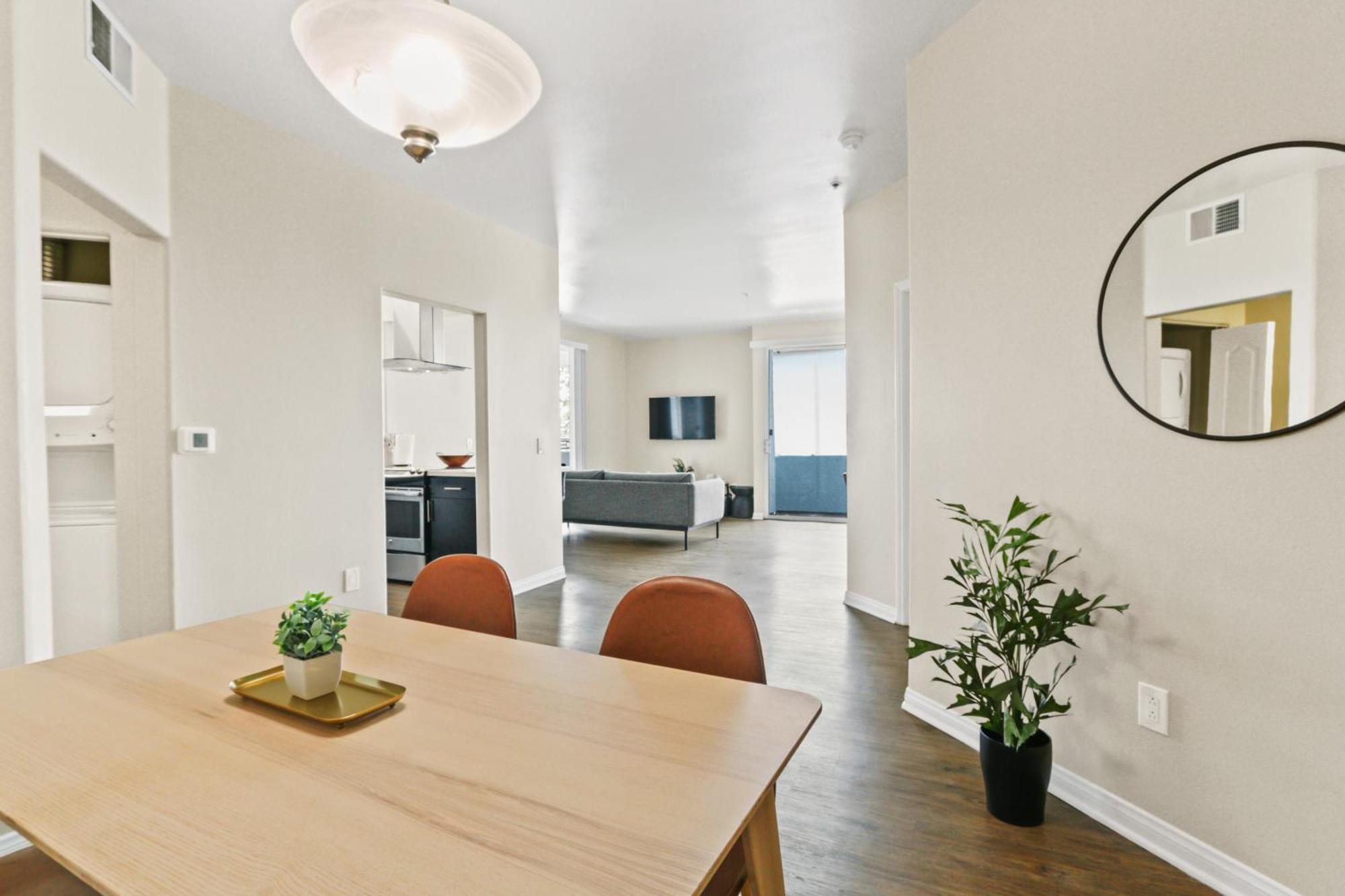 Spacious 3-bedroom 3bth In Marina Del Rey! Pool, Hot Tub, Free Parking Apartment